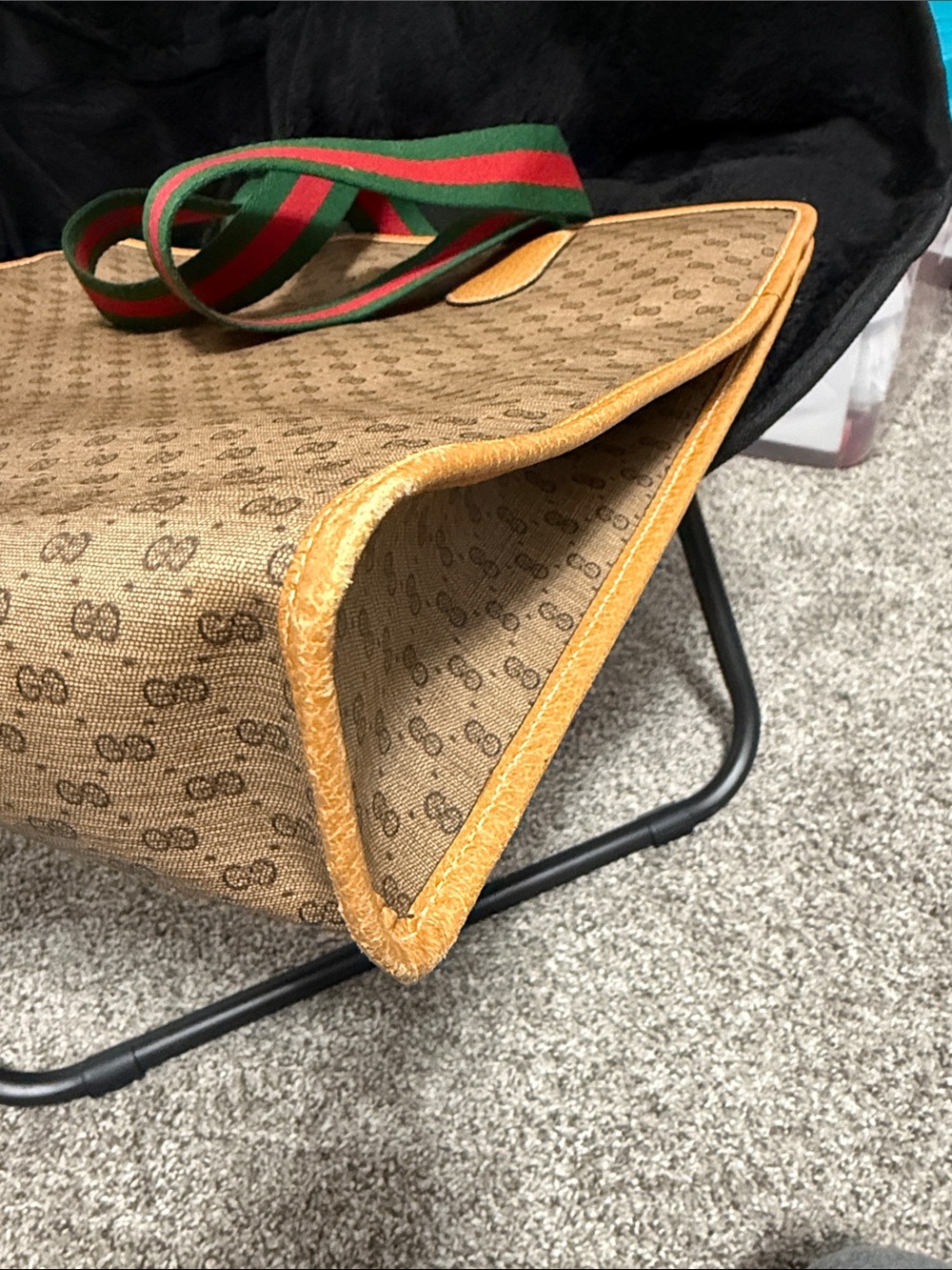 Gucci Beige Monogram Tote with Green and Red Striped Straps - Picture 7 of 15